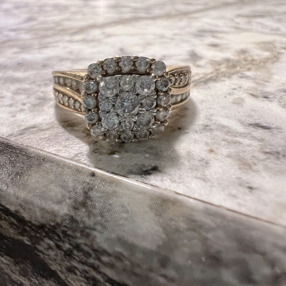 Princess Diamond cut gold, Wedding ring. 2.5 karat 14 k gold ring